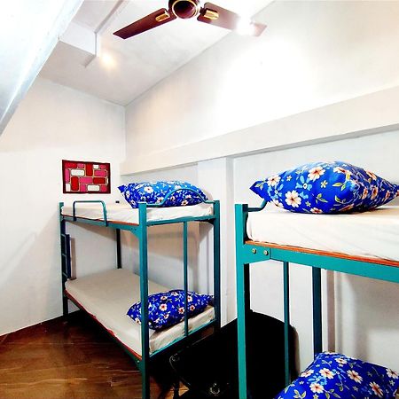 Raelyn'S Homestay Kochi Esterno foto
