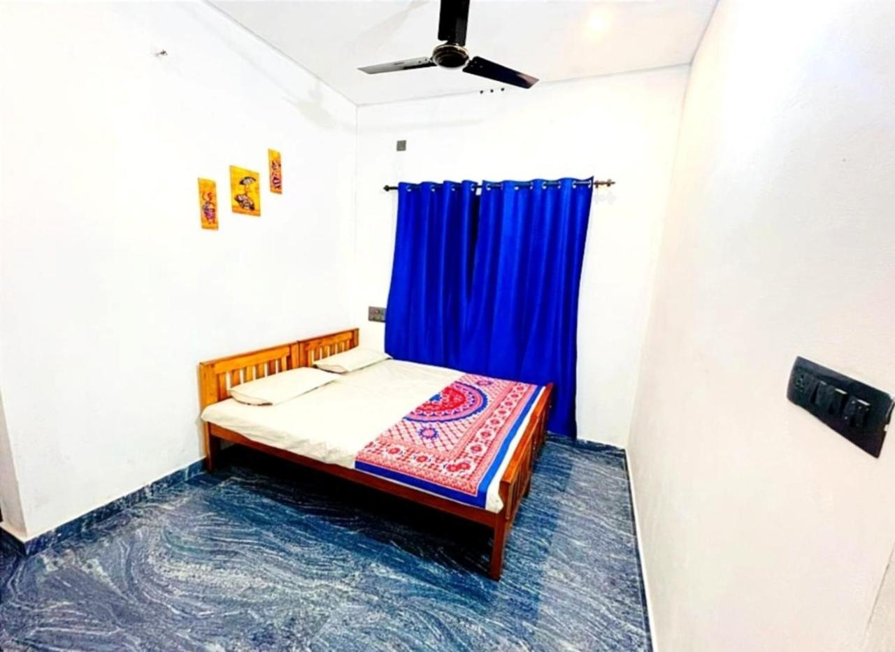 Raelyn'S Homestay Kochi Esterno foto