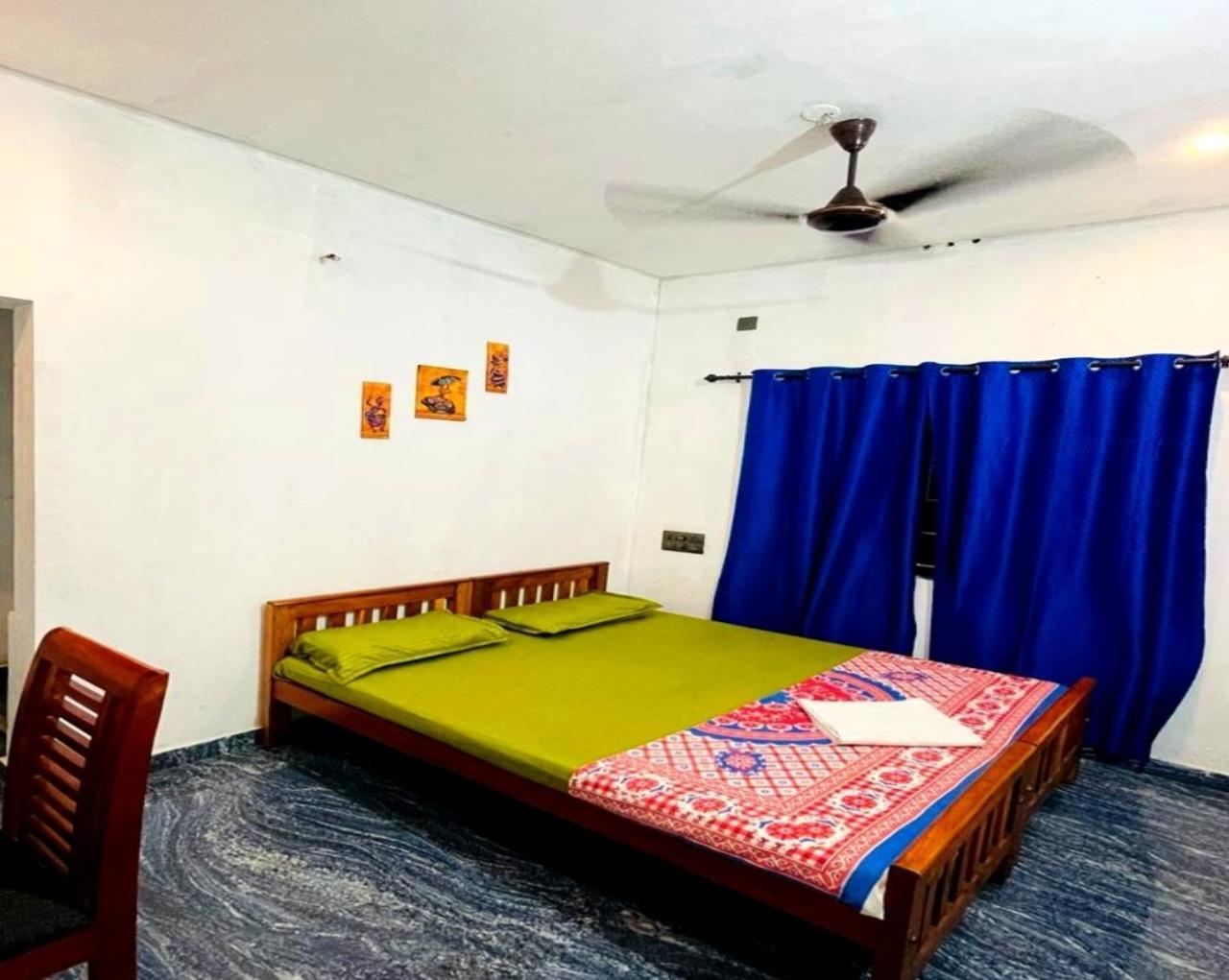 Raelyn'S Homestay Kochi Esterno foto