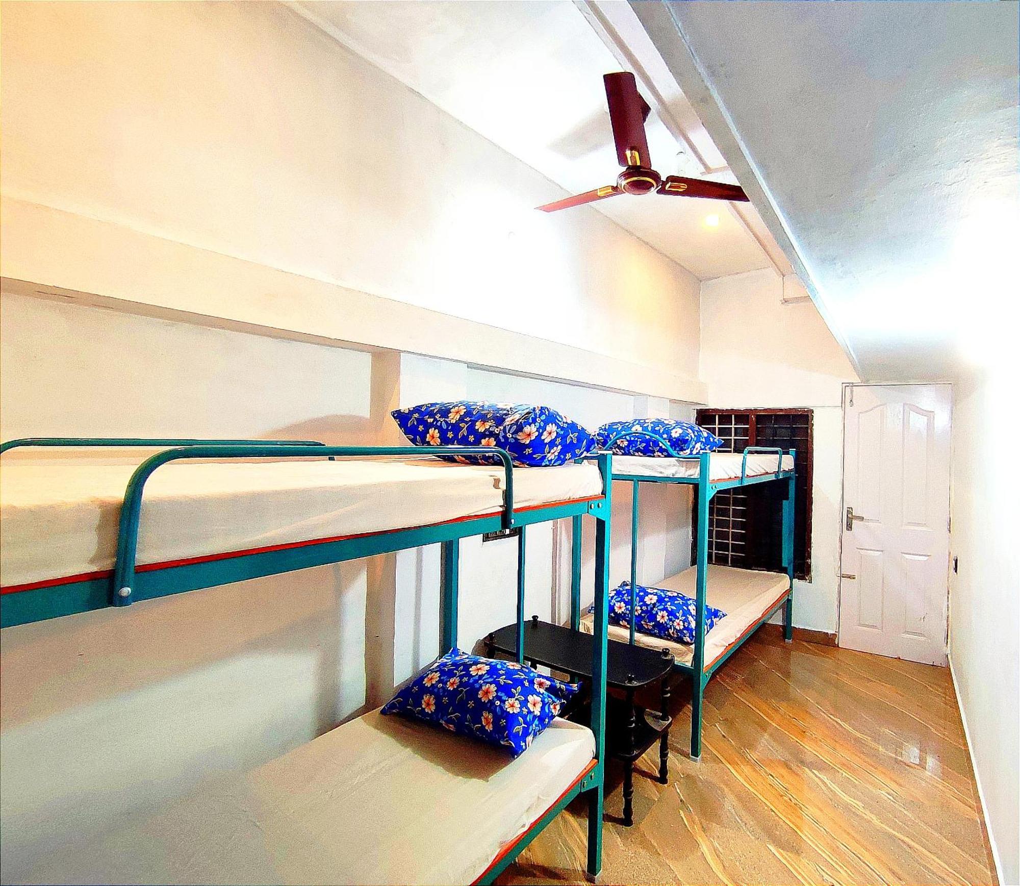 Raelyn'S Homestay Kochi Esterno foto