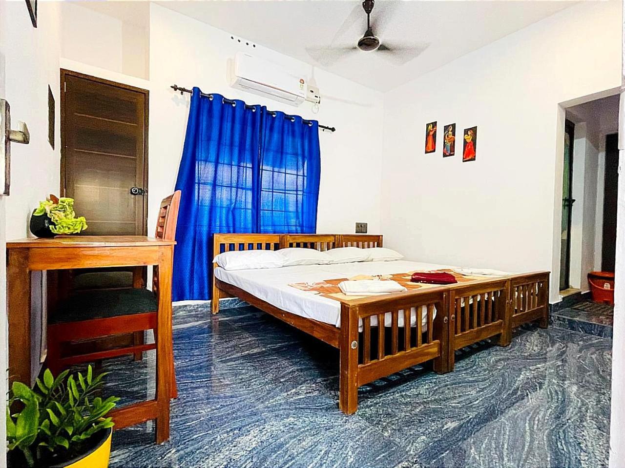 Raelyn'S Homestay Kochi Esterno foto