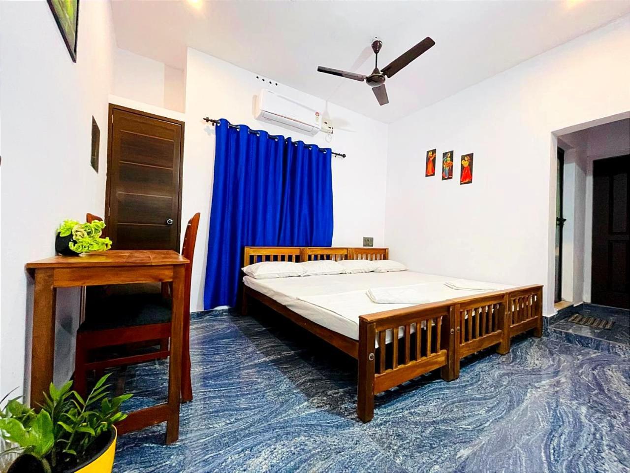 Raelyn'S Homestay Kochi Esterno foto