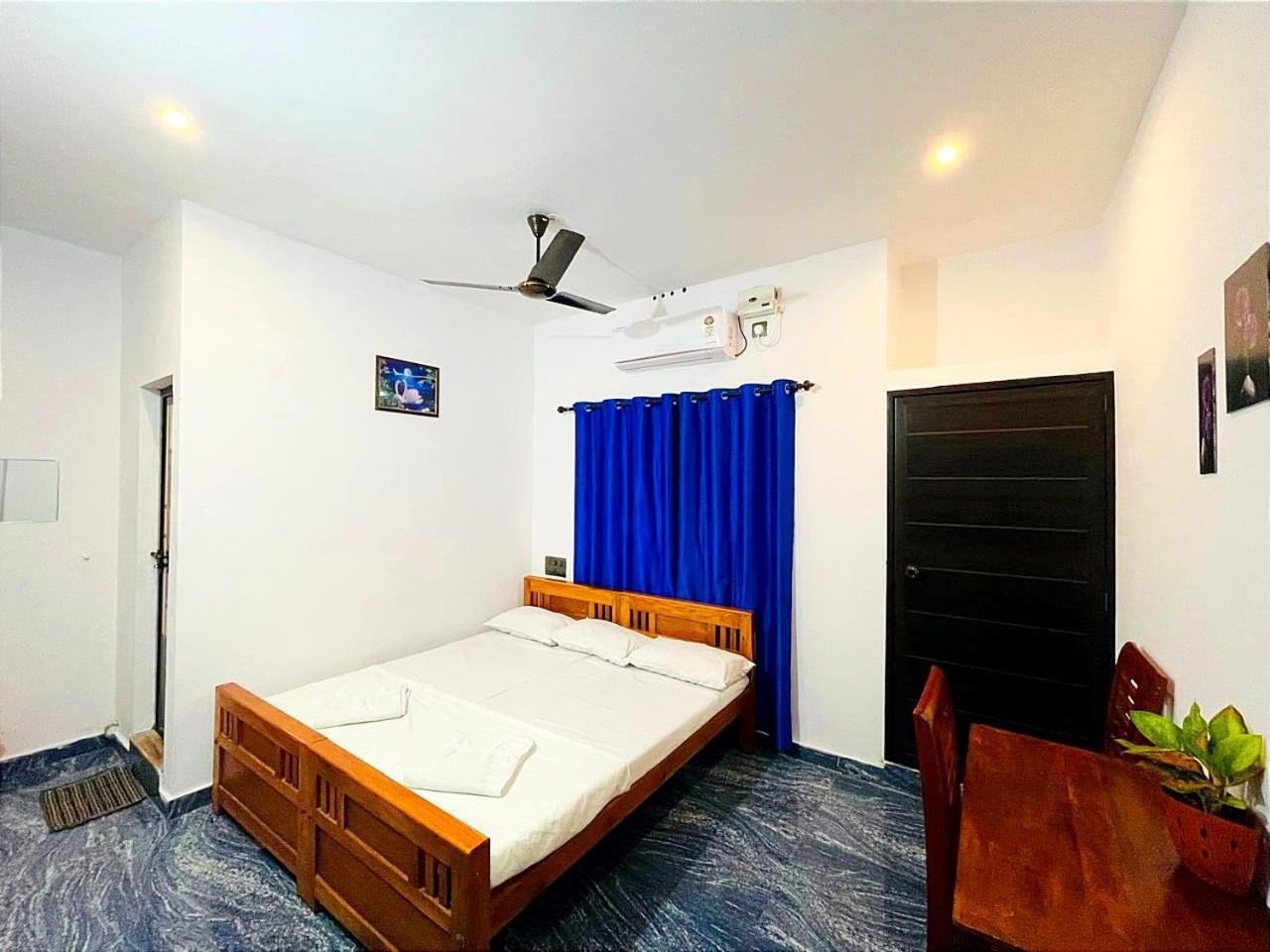 Raelyn'S Homestay Kochi Esterno foto